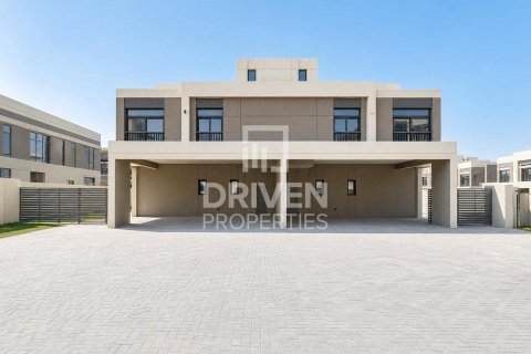 Villa de 5 dormitorios en Dubai South (Dubai World Central), UAE No. 226000