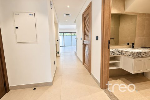5 bedrooms Townhouse in Damac Lagoons, UAE No. 220850 9