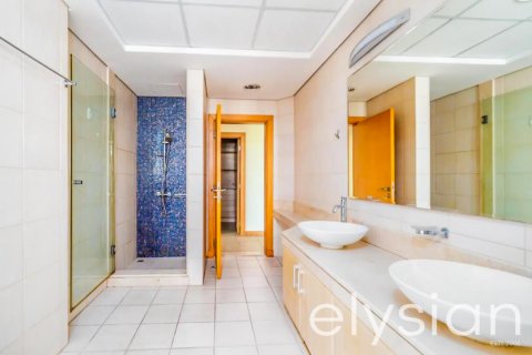 Apartment de 3 dormitorios en Shoreline Apartments, UAE No. 64779 10