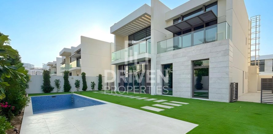 Villa de 4 dormitorios en District One, UAE No. 217477