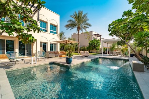 Villa de 2 chambres à Jumeirah Village Triangle, UAE No. 224625
