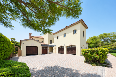 Villa de 5 dormitorios en Jumeirah Golf Estates, UAE No. 215418
