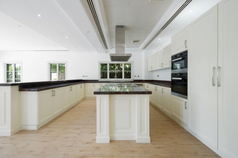 Villa de 5 dormitorios en Jumeirah Golf Estates, UAE No. 215418 9