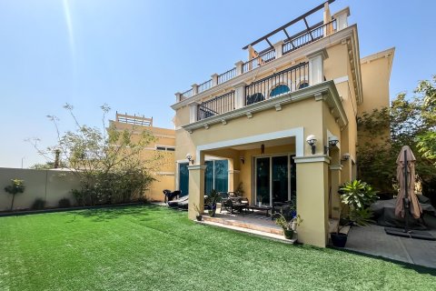 Villa de 4 dormitorios en Jumeirah Park, UAE No. 215402