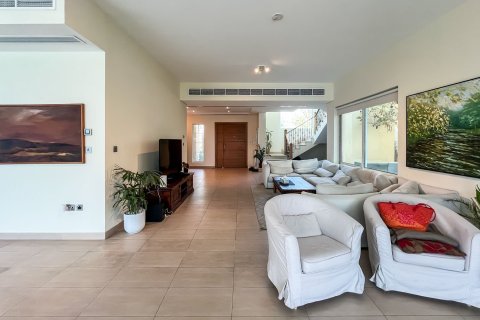 Villa de 4 dormitorios en Jumeirah Park, UAE No. 215402 5