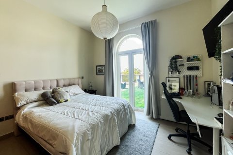 Villa de 4 dormitorios en Jumeirah Park, UAE No. 215402 10