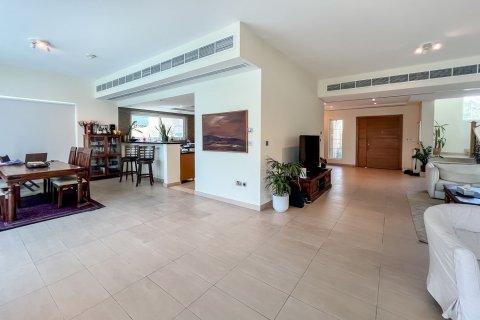 Villa de 4 dormitorios en Jumeirah Park, UAE No. 215402 6