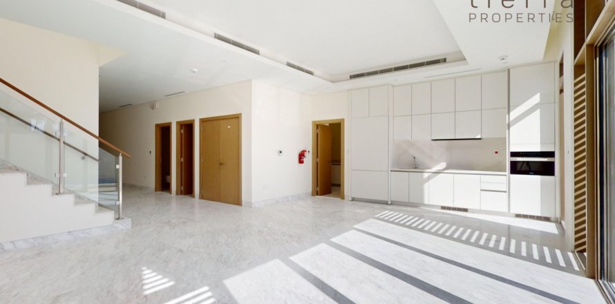 Villa de 4 dormitorios en District One, UAE No. 51238