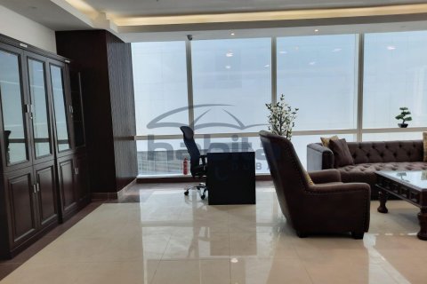 60.8m² Office in Tamani Art Tower, UAE No. 35399 10