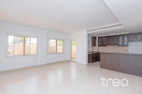 3 bedrooms Townhouse in Casa Dora, UAE No. 220921 4