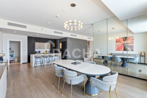 Apartment de 4 dormitorios en The Crescent, UAE No. 166681 8