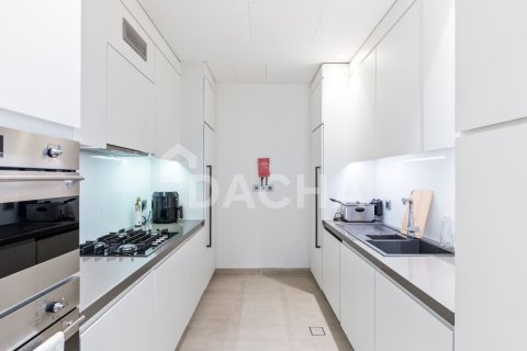 Apartment de 4 dormitorios en The Crescent, UAE No. 166681 14