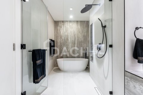 Apartment de 4 dormitorios en The Crescent, UAE No. 166681 21