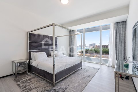 Apartment de 4 dormitorios en The Crescent, UAE No. 166681 16