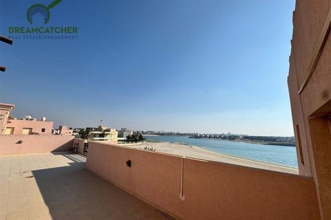 Вилла с 5 спальнями в Al Hamra Village, ОАЭ №75674 3