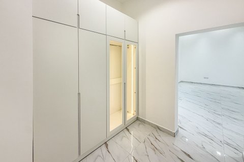 5 bedrooms Villa in Dubai, UAE No. 204899 9