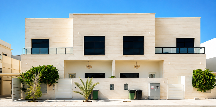 5 bedrooms Villa in Dubai, UAE No. 204899