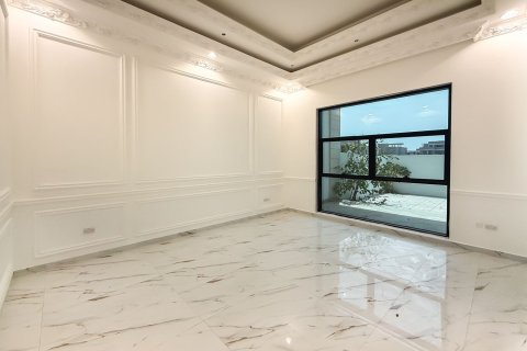 5 bedrooms Villa in Dubai, UAE No. 204899 4