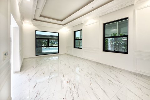 5 bedrooms Villa in Dubai, UAE No. 204899 5