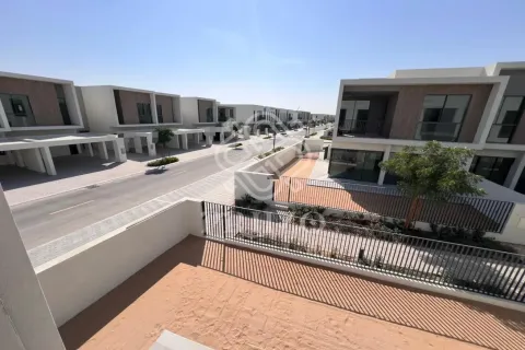 4 bedrooms Townhouse in Dubai, UAE No. 160380