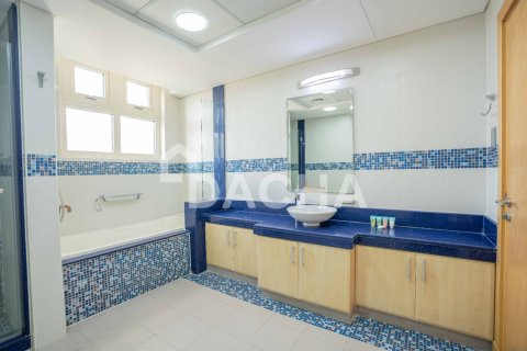 4 bedrooms Apartment in Shoreline Apartments, UAE No. 161254 16
