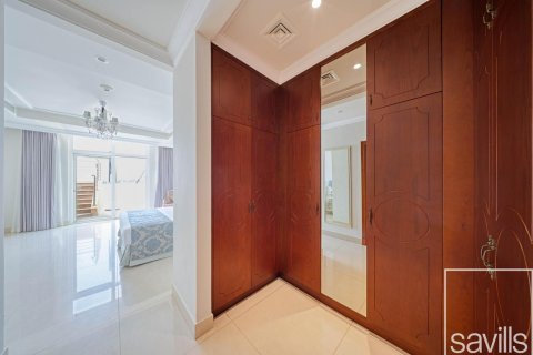 Apartment de 4 dormitorios en The Crescent, UAE No. 203797 11
