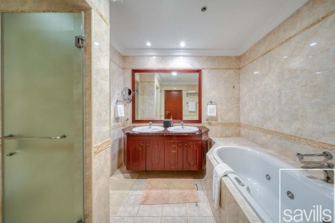 Apartment de 4 dormitorios en The Crescent, UAE No. 203797 15