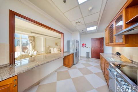 Apartment de 4 dormitorios en The Crescent, UAE No. 203797 8