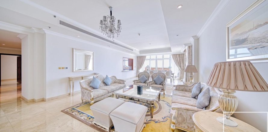 Apartment de 4 dormitorios en The Crescent, UAE No. 203797