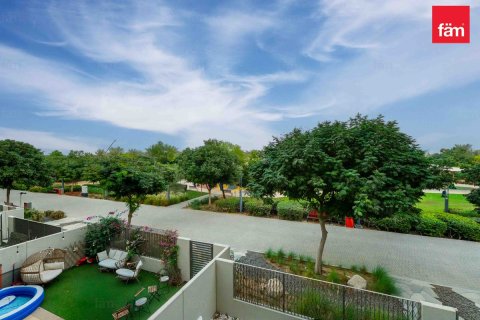 2 bedrooms Apartment in Dubai, UAE No. 163741