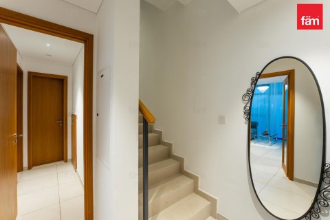 2 bedrooms Apartment in Dubai, UAE No. 163741 10