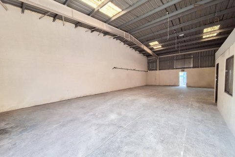232.3m² Warehouse in Al Quoz, UAE No. 48801 4