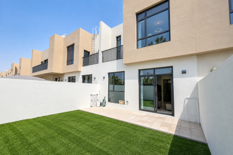 Townhouse de 2 dormitorios en Al Tai, UAE No. 215283 3