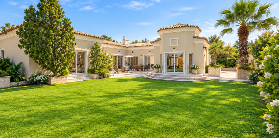 4 bedrooms Villa in Dubai Investment Park, UAE No. 217098