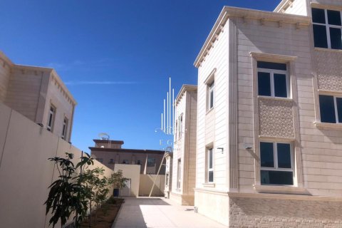 Вилла с 8 спальнями в Mohamed Bin Zayed City, ОАЭ №34710 8