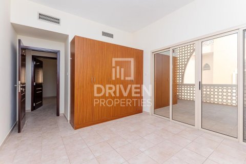 1005.68m² Building in Dubai Investment Park, UAE No. 218373 9