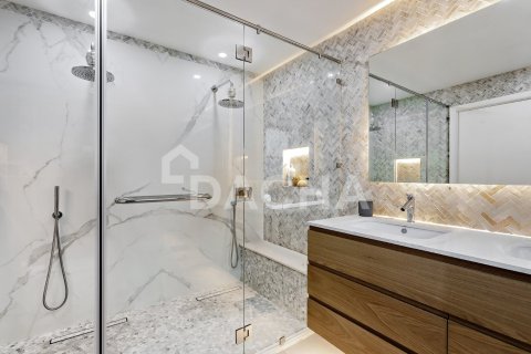 Квартира с 3 спальнями в Azure, ОАЭ №163526 4