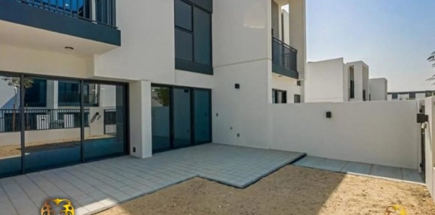 Townhouse de 3 dormitorios en Dubai Land, UAE No. 34465