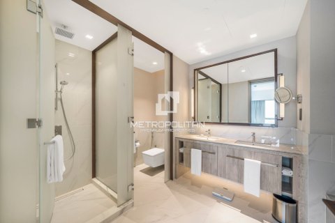 Apartment de 2 dormitorios en Address Harbour Point, UAE No. 78022 14