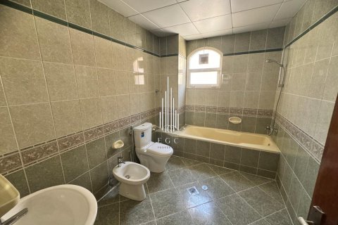 Вилла с 8 спальнями в Абу-Даби, ОАЭ №37276 27