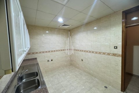 Вилла с 8 спальнями в Абу-Даби, ОАЭ №37276 24