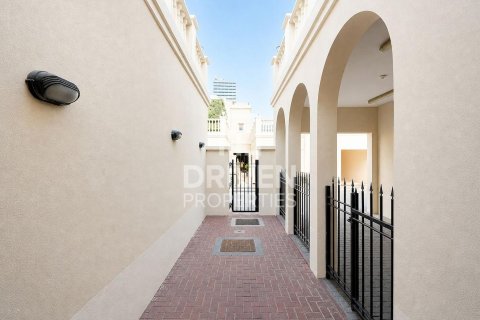 Townhouse de 2 dormitorios en District 12, UAE No. 223285 26