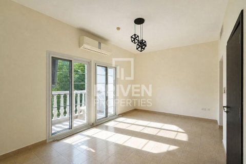 Townhouse de 2 dormitorios en District 12, UAE No. 223285 7