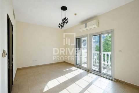 Townhouse de 2 dormitorios en District 12, UAE No. 223285 8