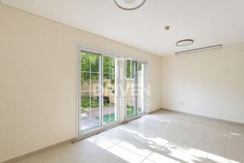 Townhouse de 2 dormitorios en District 12, UAE No. 223285 4