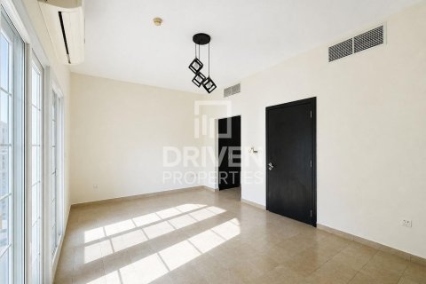 Townhouse de 2 dormitorios en District 12, UAE No. 223285 9