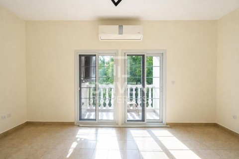 Townhouse de 2 dormitorios en District 12, UAE No. 223285 11