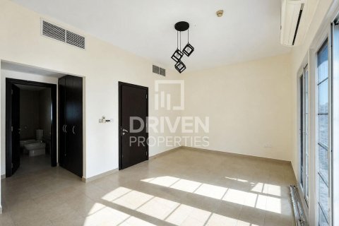 Townhouse de 2 dormitorios en District 12, UAE No. 223285 10