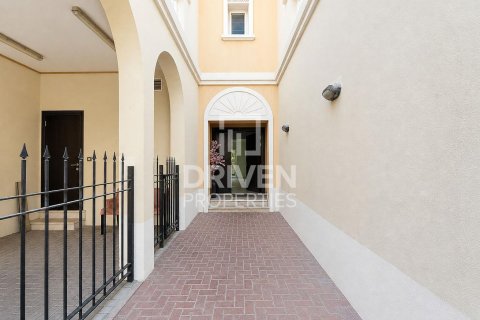 Townhouse de 2 dormitorios en District 12, UAE No. 223285 16
