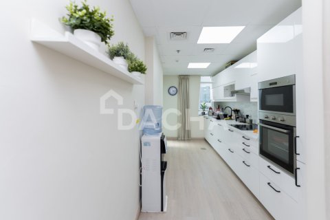 2 bedrooms Apartment in Dubai Sports City, UAE No. 161287 18